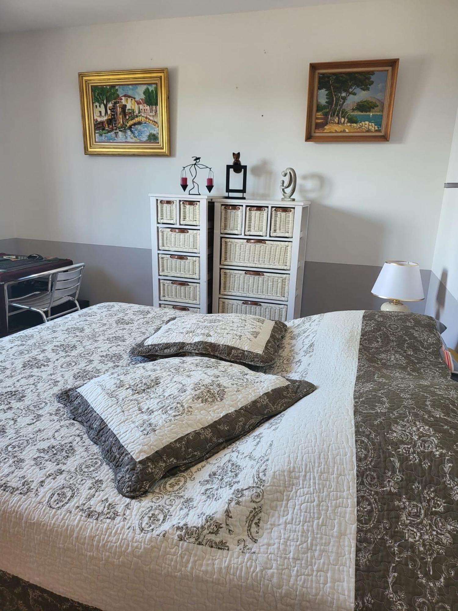 Appartement Standing Bord Sorgue LʼIsle-sur-la-Sorgue Esterno foto